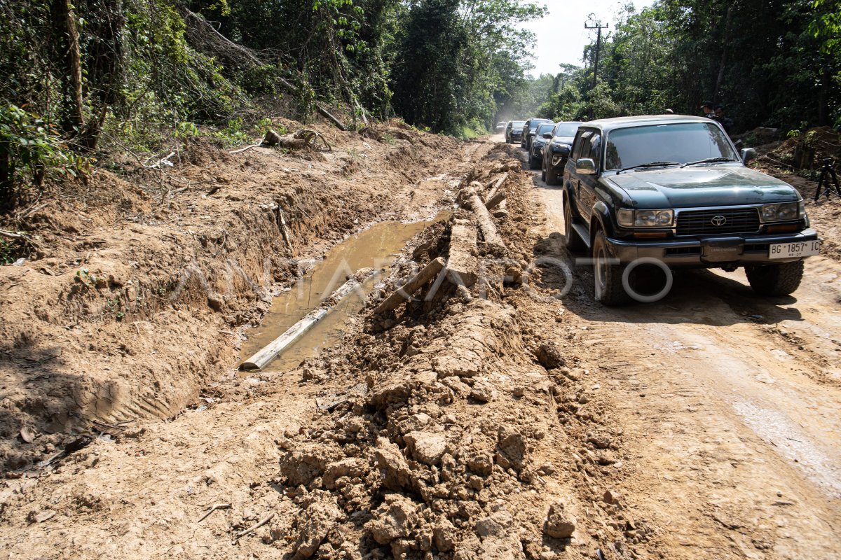 Jalan rusak di Cengal Ogan Komering Ilir