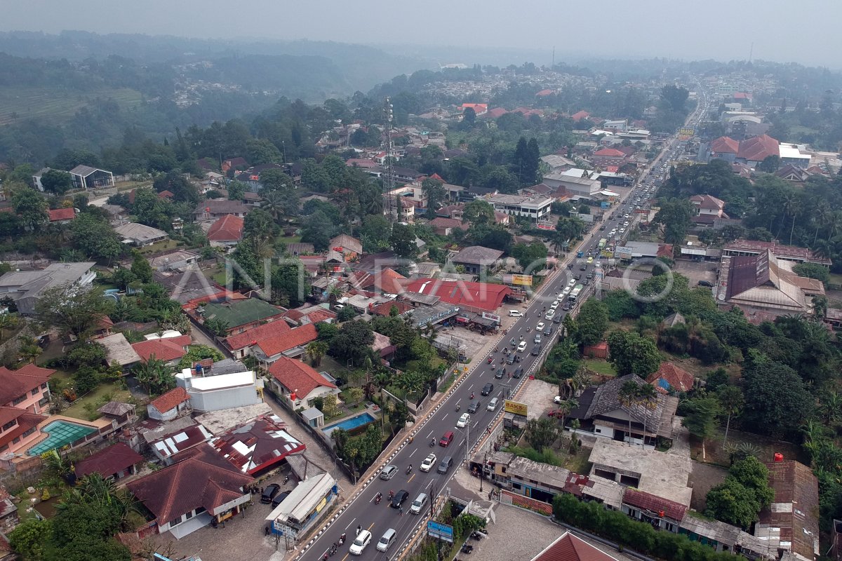 Kepadatan kendaraan kawasan Puncak Bogor