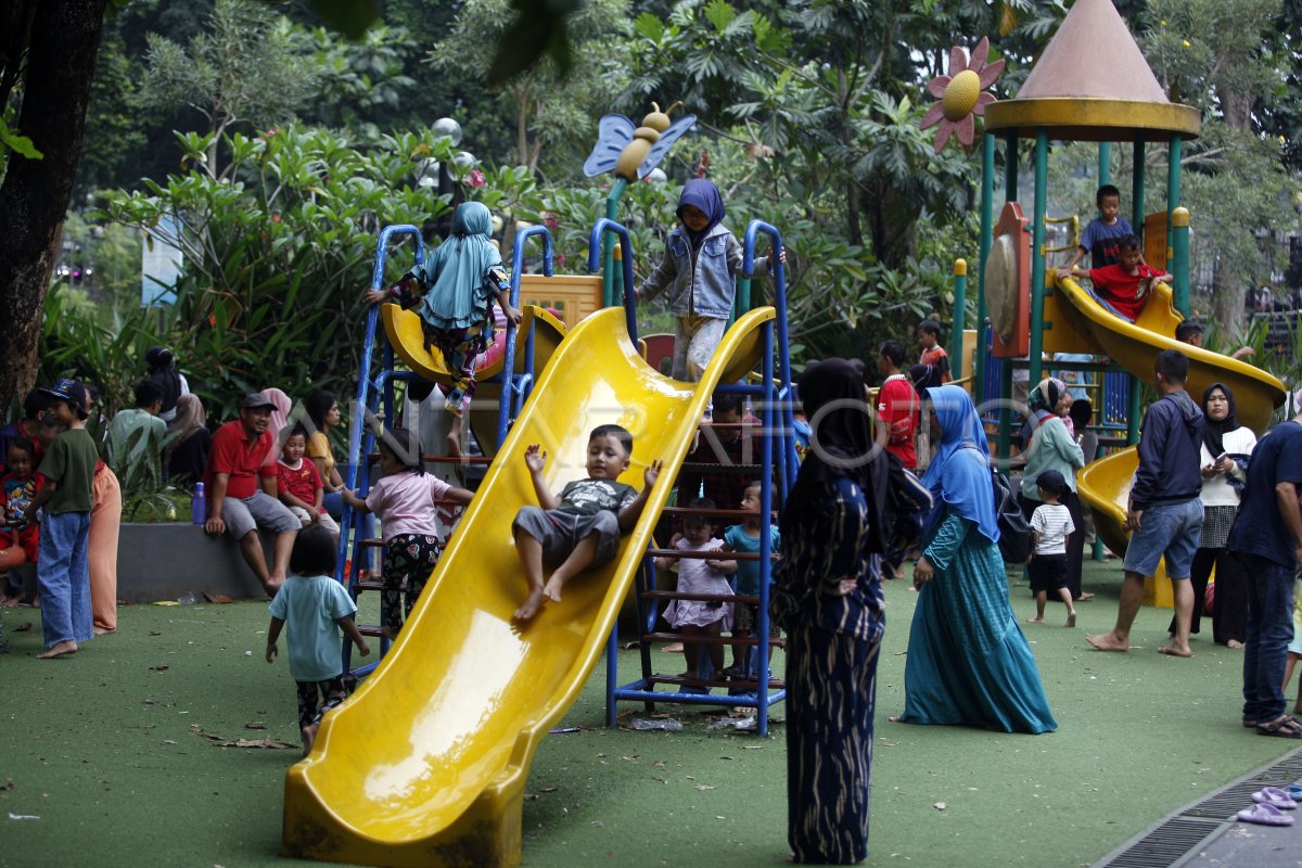 Manfaatkaan libur panjang di taman kota
