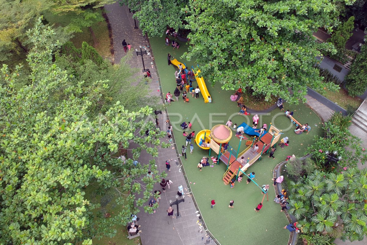 Manfaatkaan libur panjang di taman kota