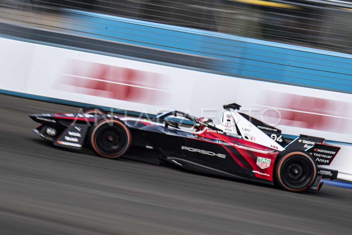 Pascal Wehrlein juara balapan Formula E Jakarta