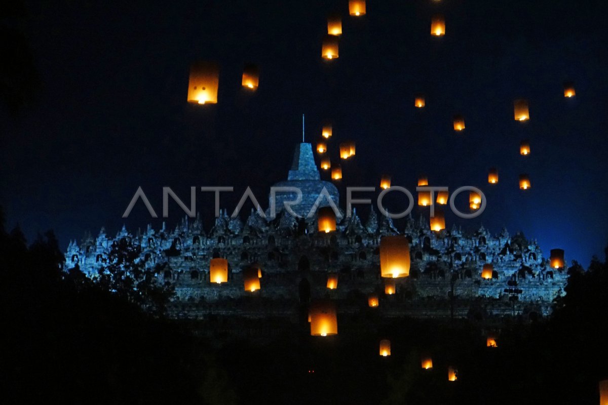 Festival lampion Waisak 2023 di Borobudur