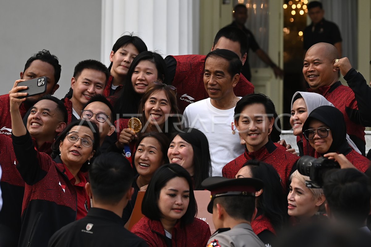 Presiden Joko Widodo serahkan bonus SEA Games 2023