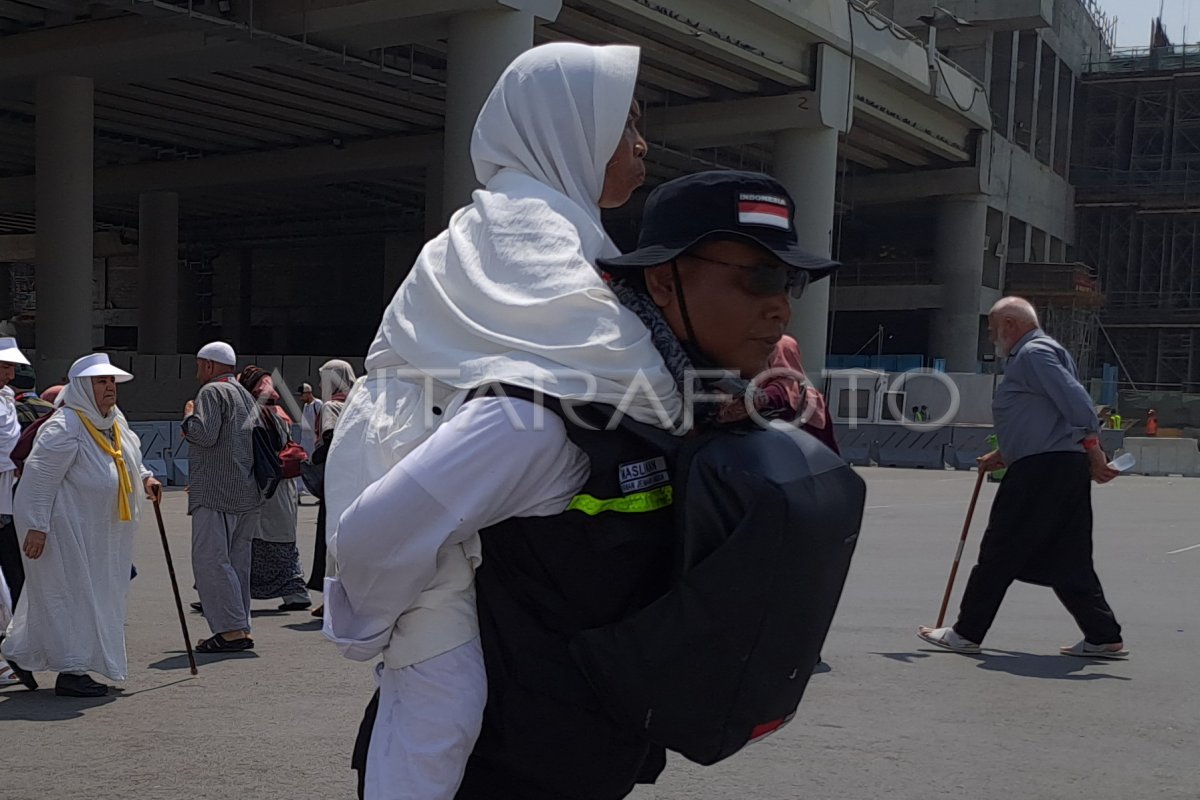Pelayanan jamaah calon haji lansia Indonesia | ANTARA Foto