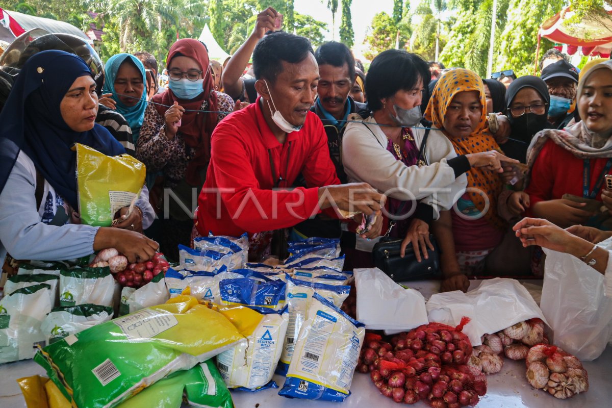 Gerakan Pangan Murah Di Kalimantan Tengah Antara Foto 2685