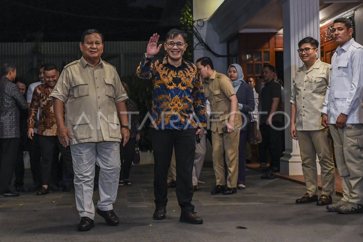 Budiman Sudjatmiko Kunjungi Kediaman Prabowo Subianto | ANTARA Foto