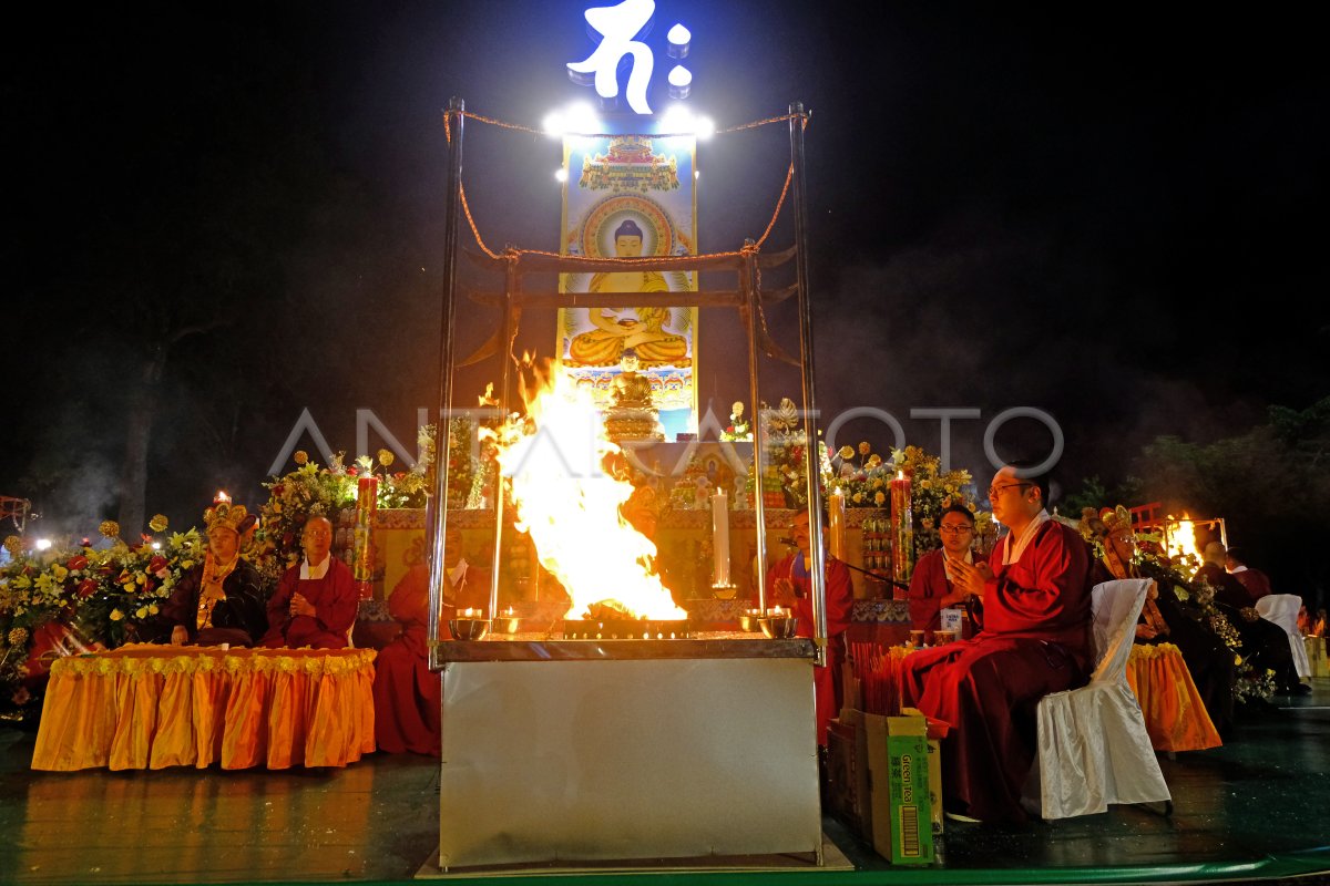 Upacara Apihoma Tantrayana Zhenfozong Borobudur 2023