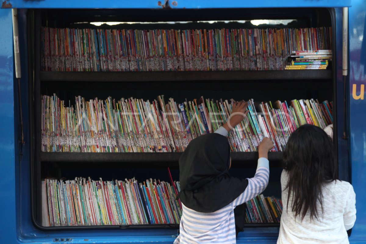Perpustakaan Keliling di CFD Surabaya