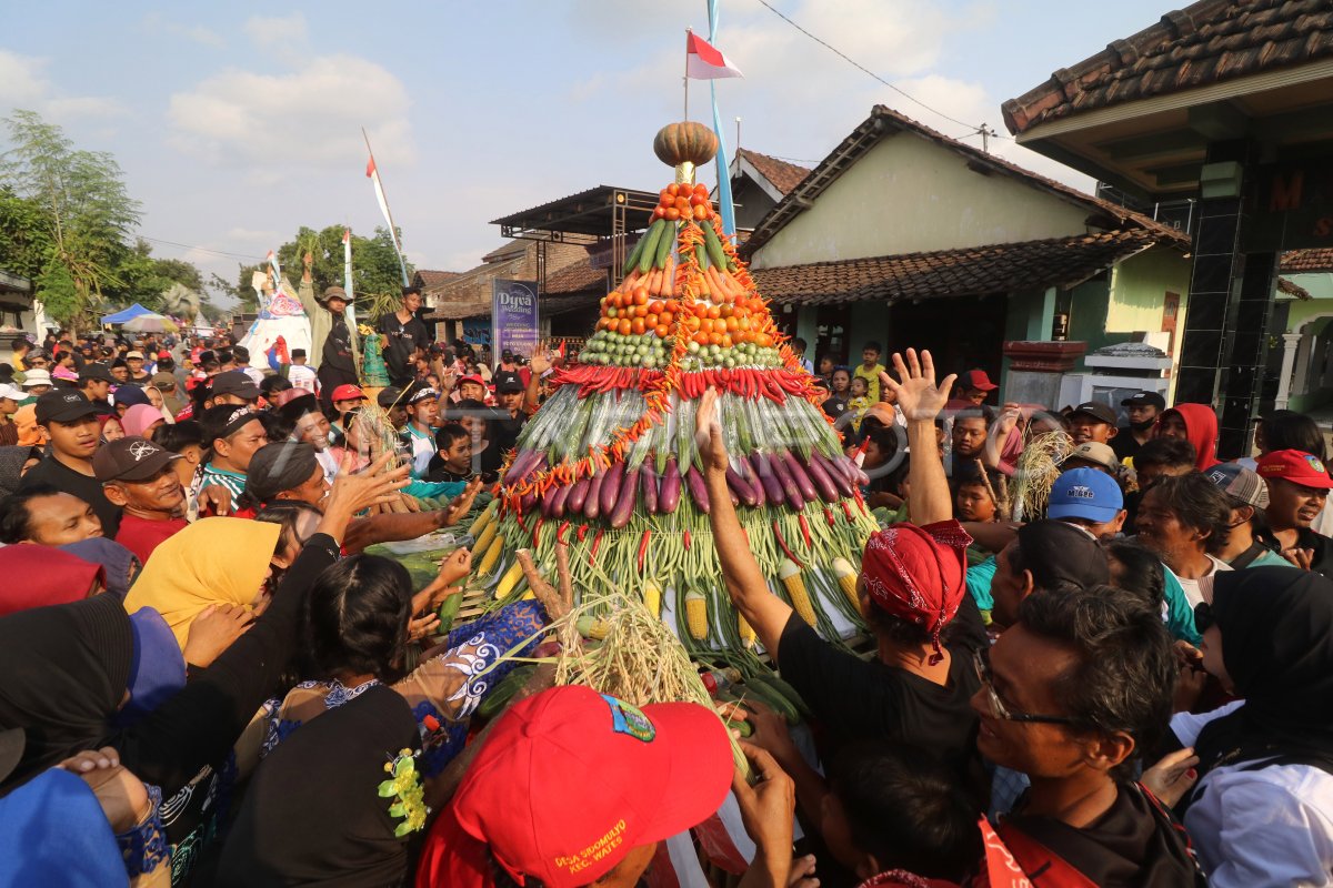 Tradisi Grebeg Suro Petani Di Kediri | ANTARA Foto