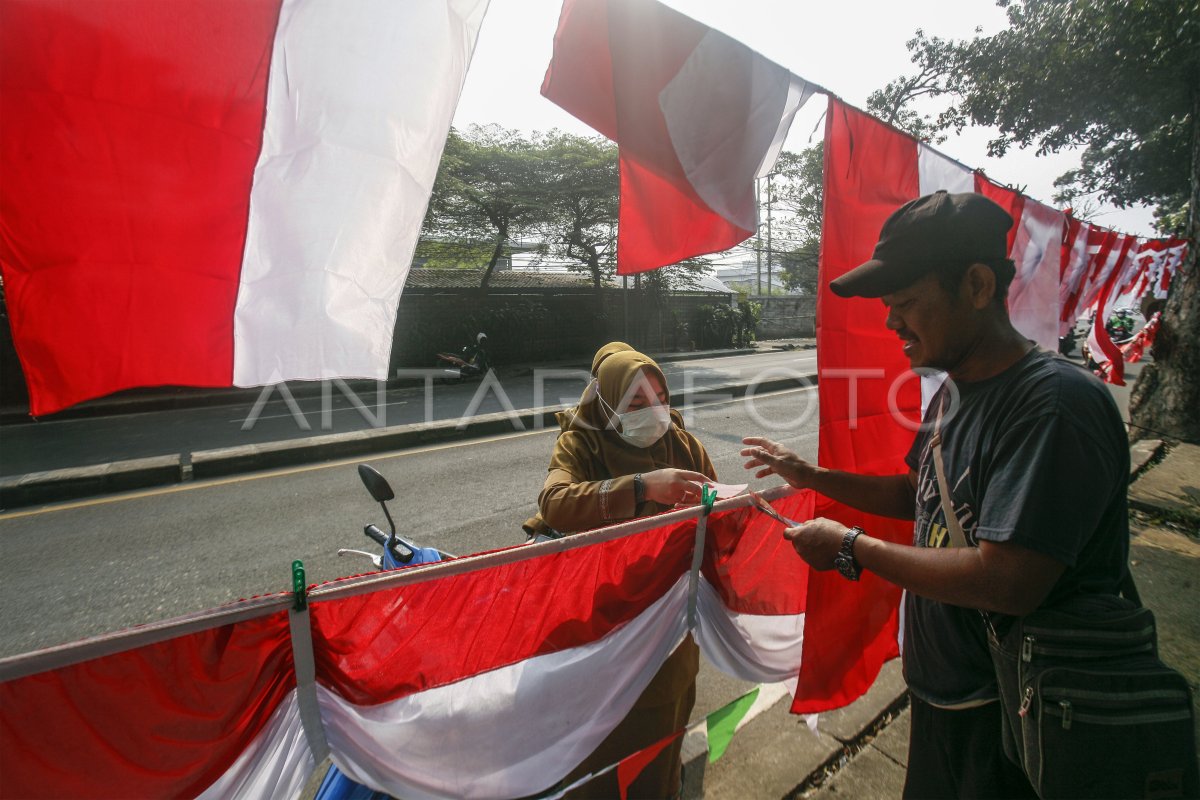 Pedagang Bendera Merah Putih Musiman Antara Foto