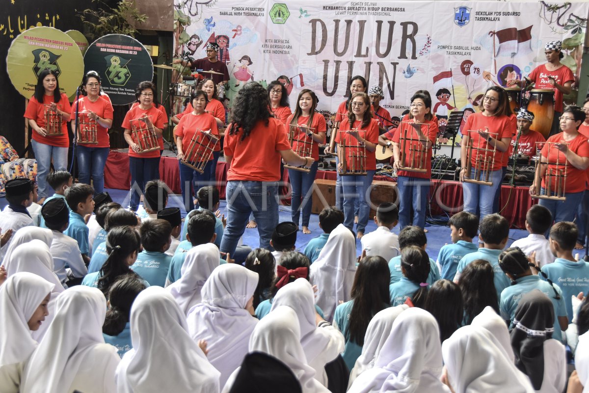 Merayakan HUT RI lintas agama