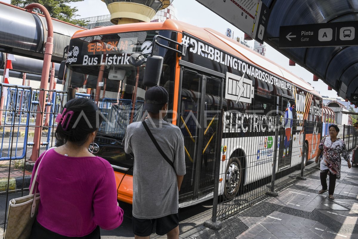 Transjakarta Targetkan 100 Bus Listrik Beroperasi | ANTARA Foto