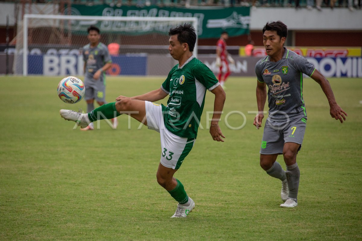 PSS Sleman imbang melawan Persebaya Surabaya