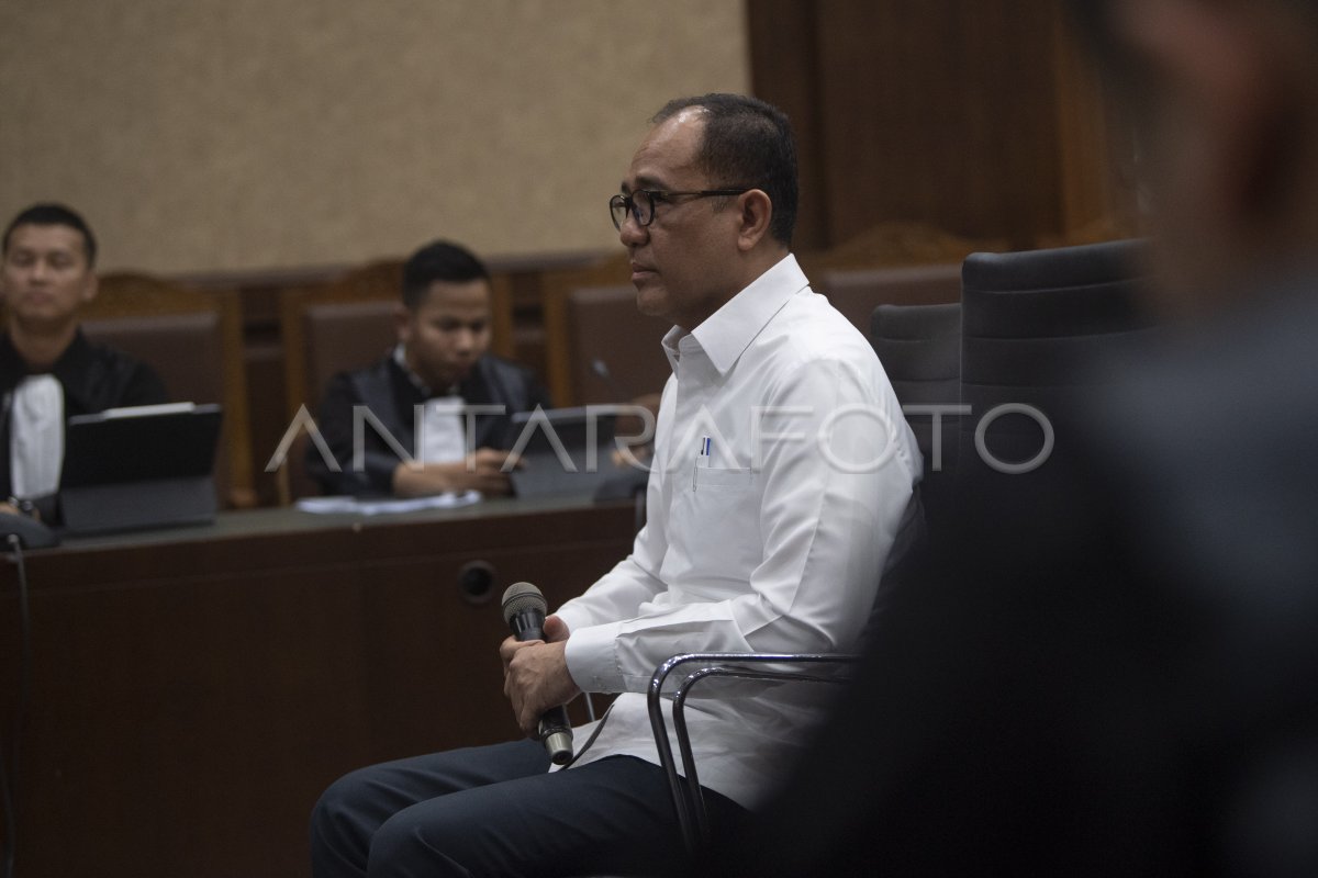 Sidang Perdana Kasus TPPU Rafael Alun | ANTARA Foto