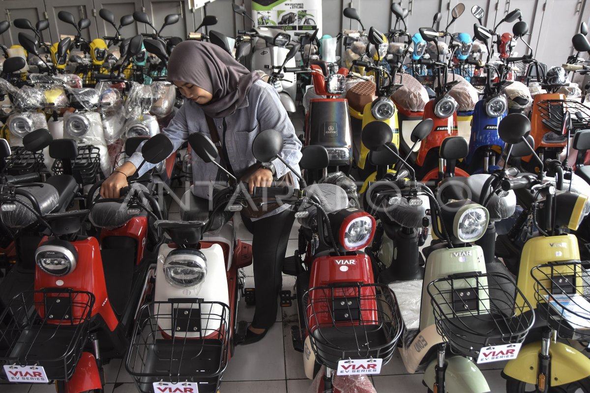 Perluasan Subsidi Motor Listrik | ANTARA Foto