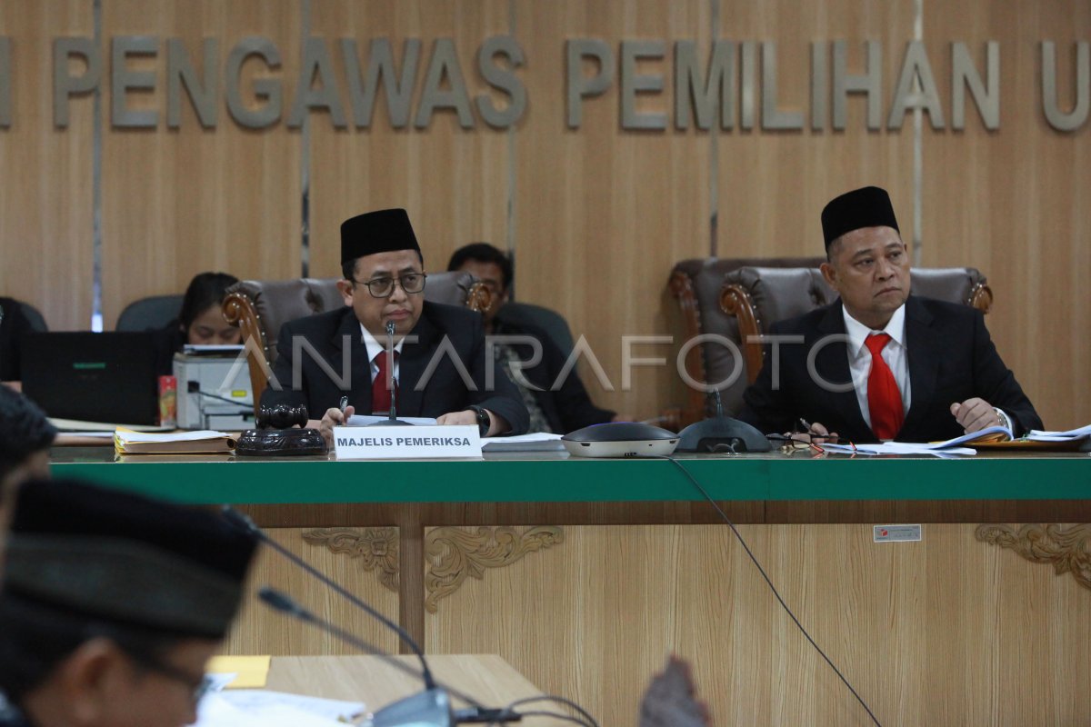 Sidang Bawaslu Pelanggaran Administrasi Pemilu | ANTARA Foto