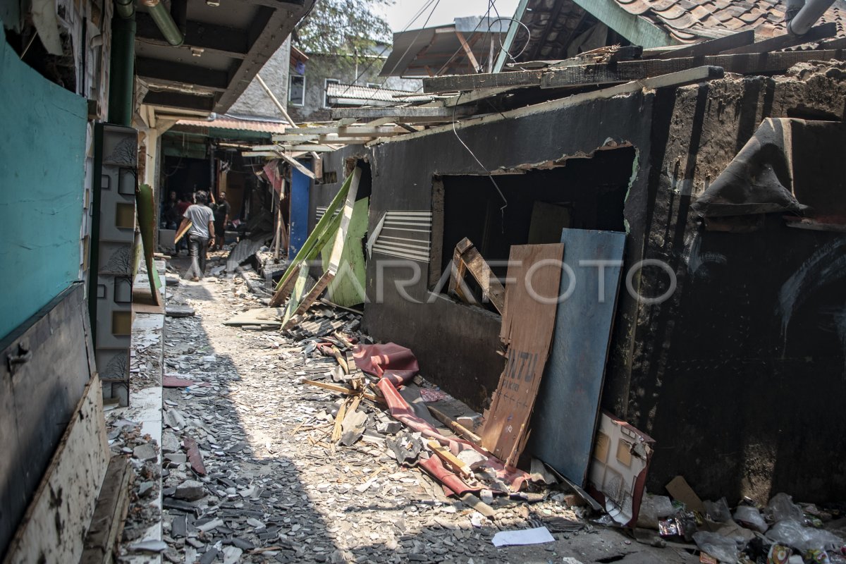 Pembongkaran bangunan di Gang Royal
