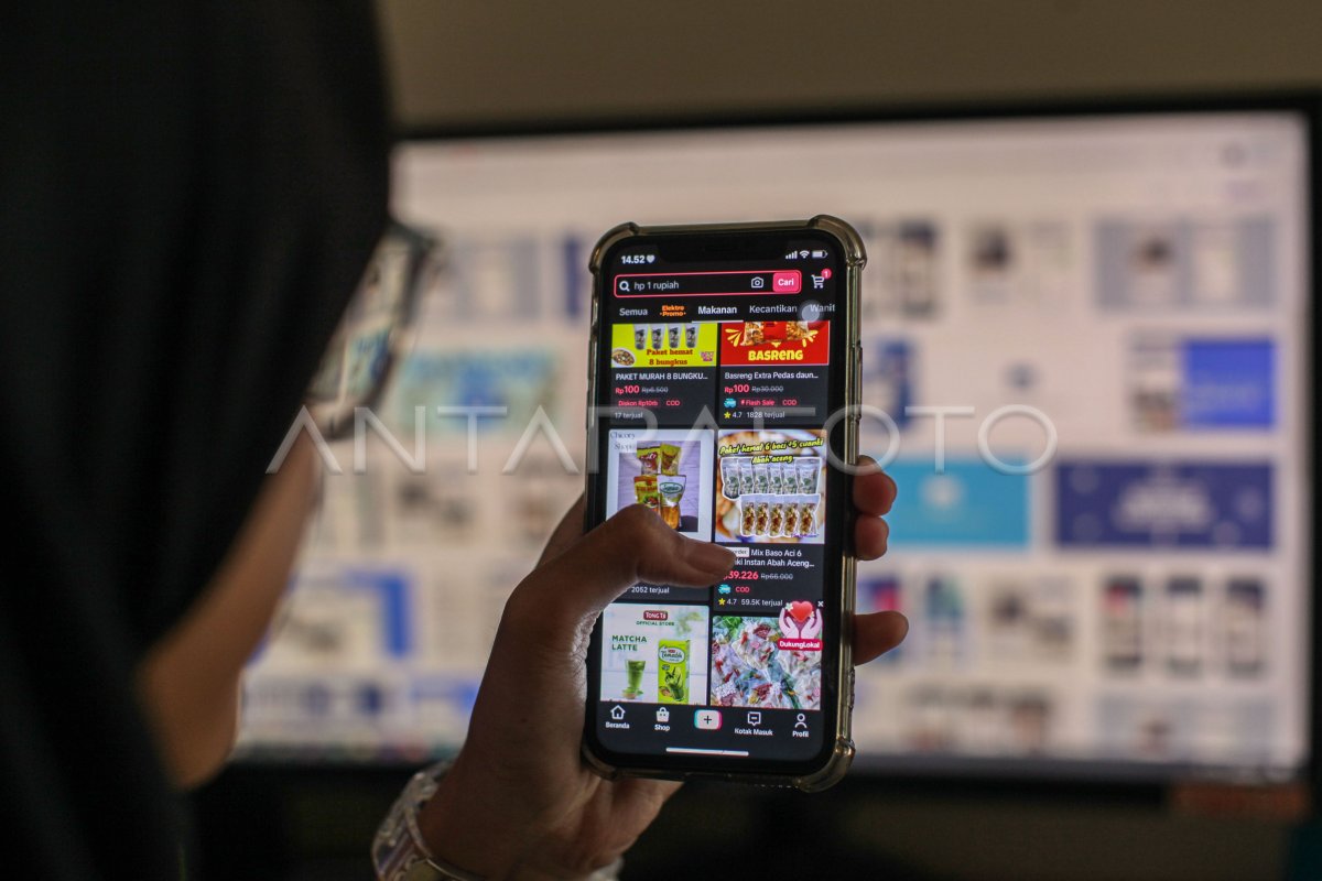 Regulasi praktik bisnis social commerce di Indonesia