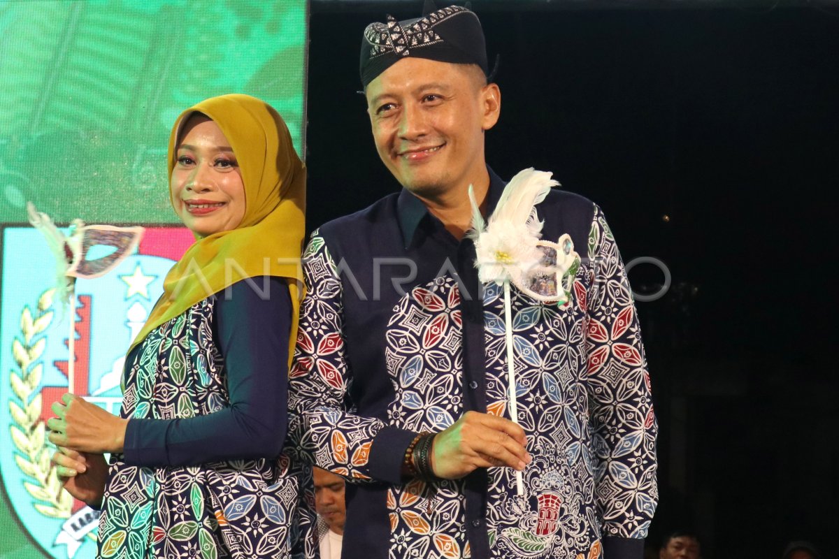 Peragaan busana batik di Jombang