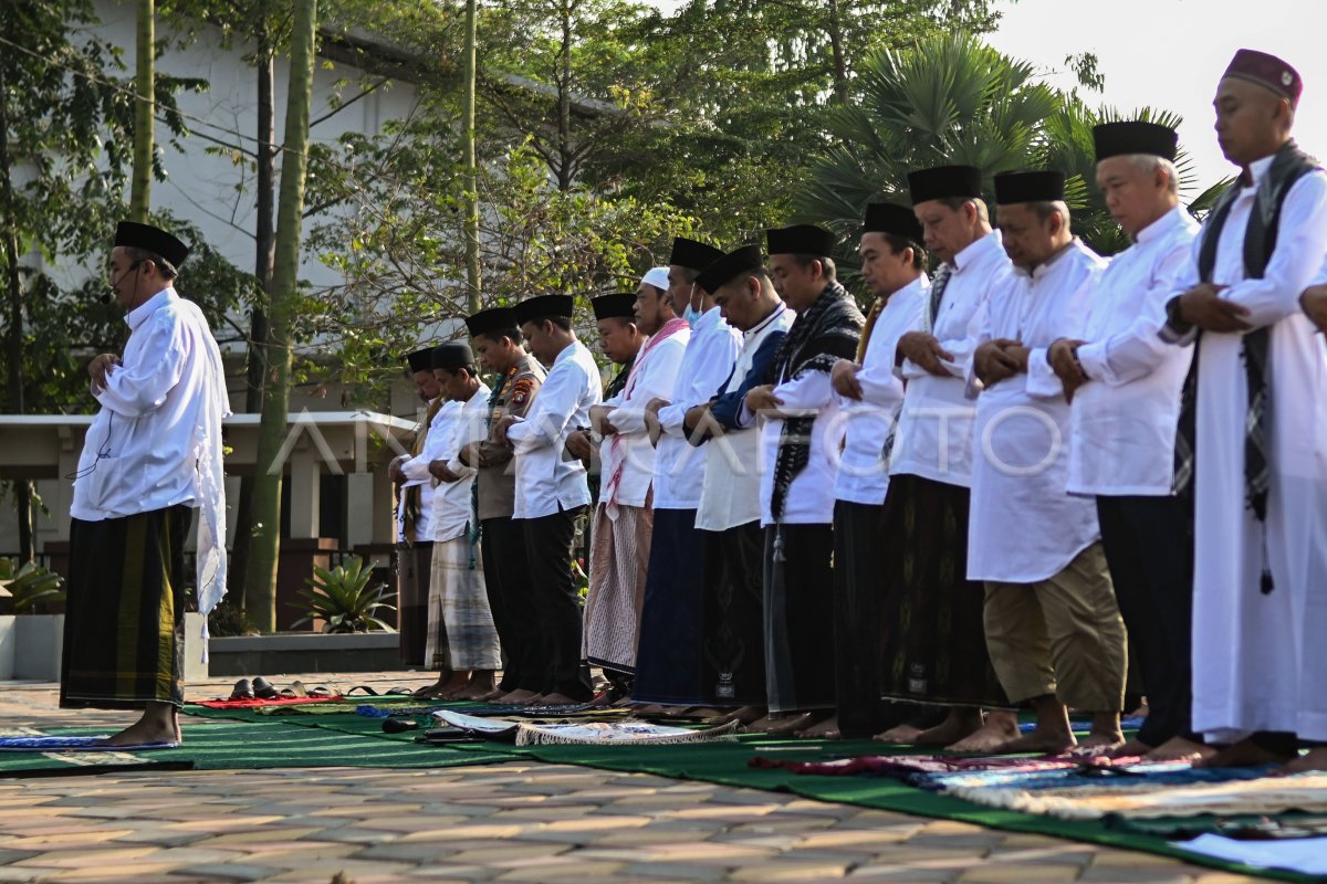 Shalat Minta Hujan Antara Foto