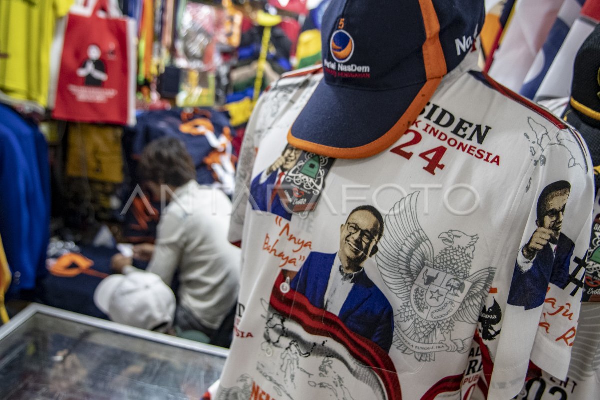 Penjualan atribut parpol jelang Pemilu 2024