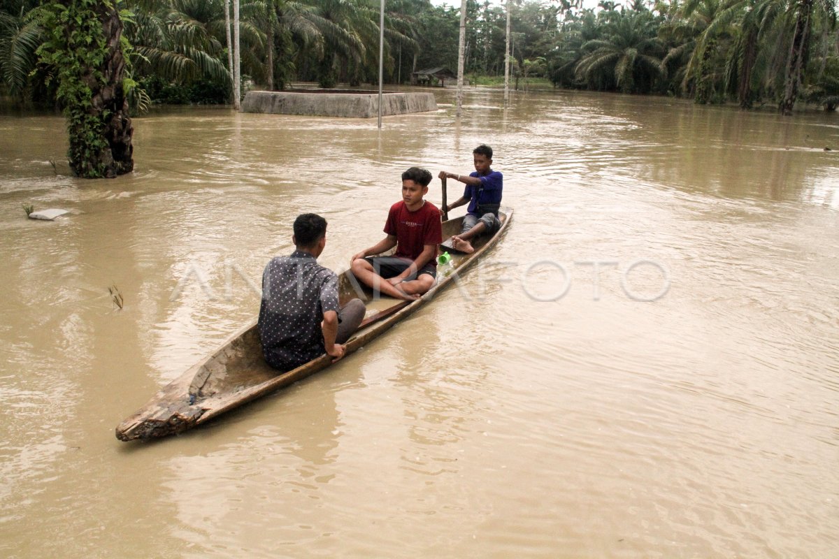 Banjir Luapan Sungai Di Aceh | ANTARA Foto