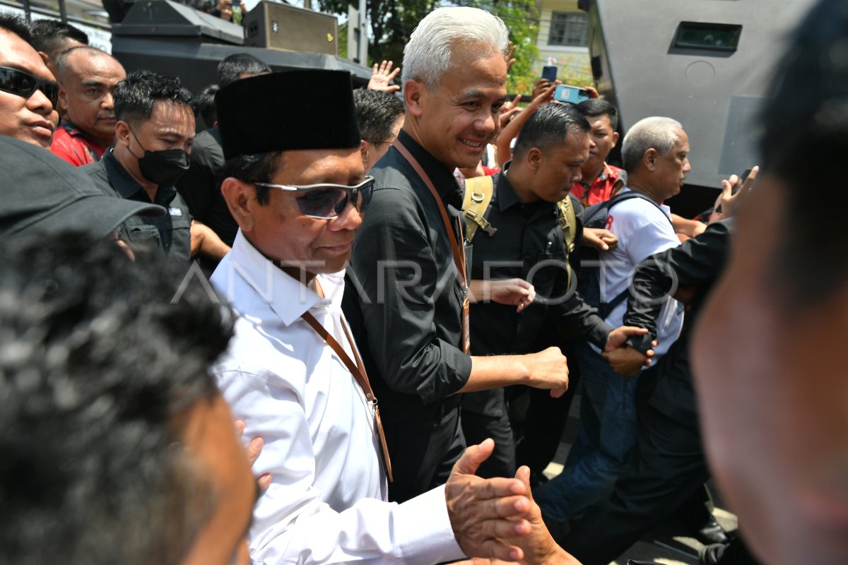 Ganjar Pranowo Dan Mahfud Md Menuju Kpu Antara Foto