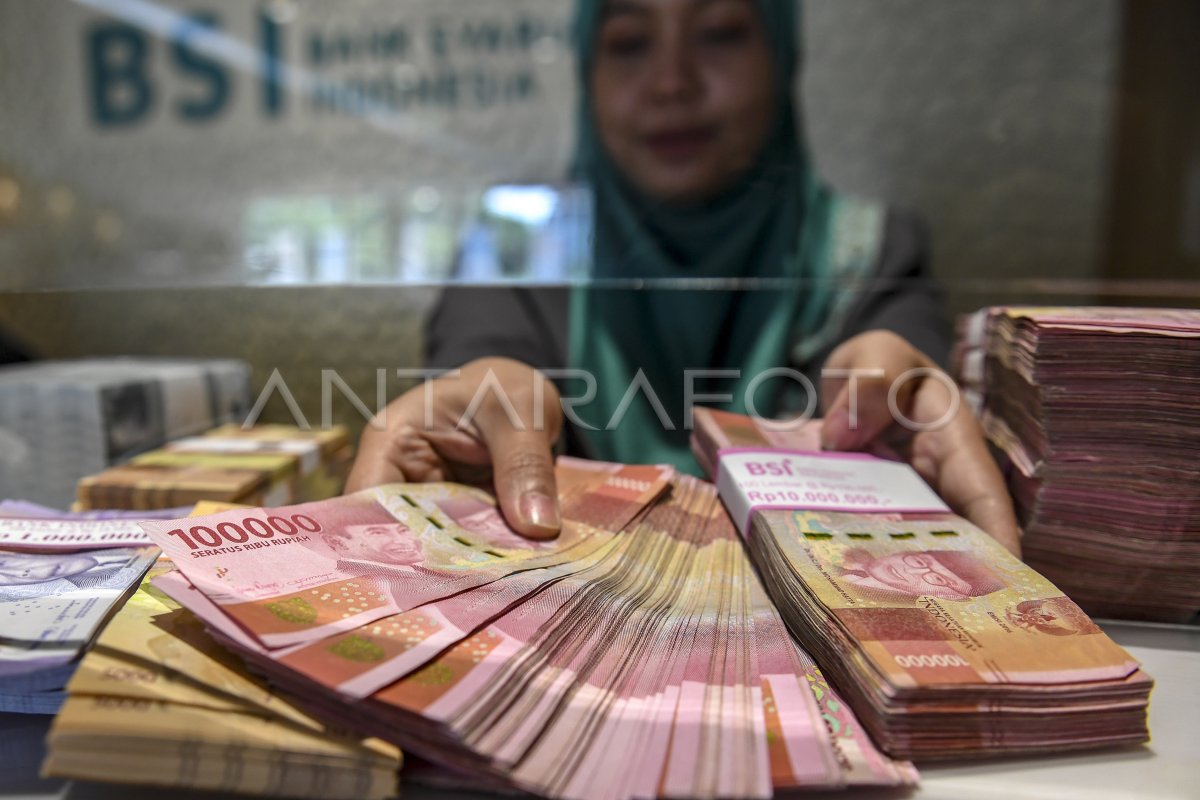 Rupiah Makin Melemah Terhadap Dolar | ANTARA Foto