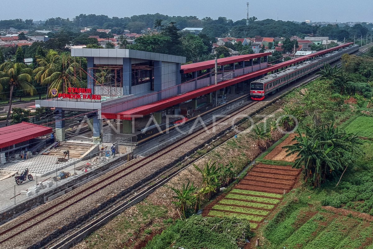 Pembangunan Reaktivasi Stasiun Pondok Rajeg | ANTARA Foto