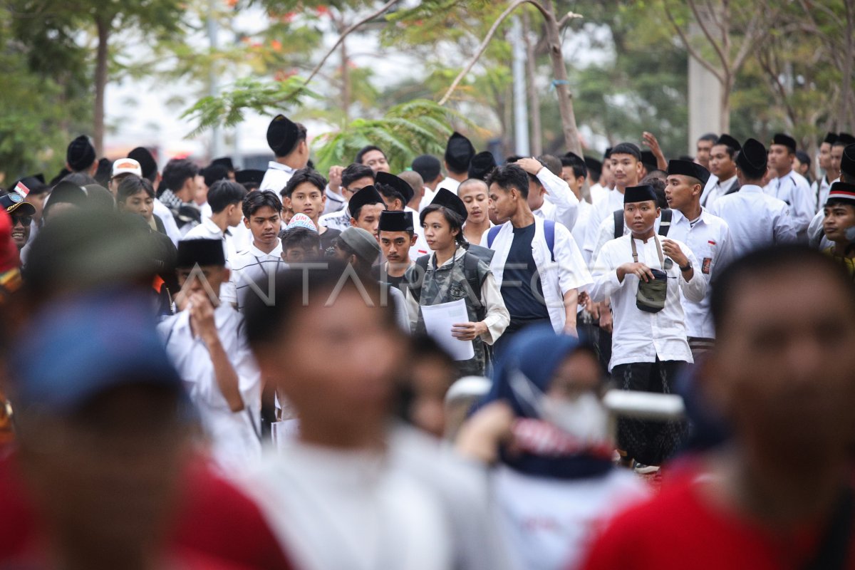 Suporter Hadiri Pembukaan Piala Dunia U-17 | ANTARA Foto