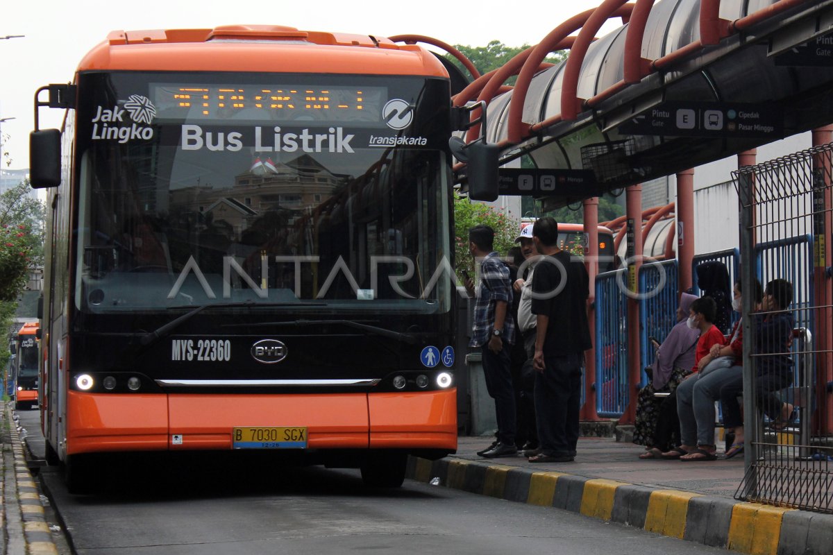 Penambahan 200 Bus Listrik Transjakarta | ANTARA Foto