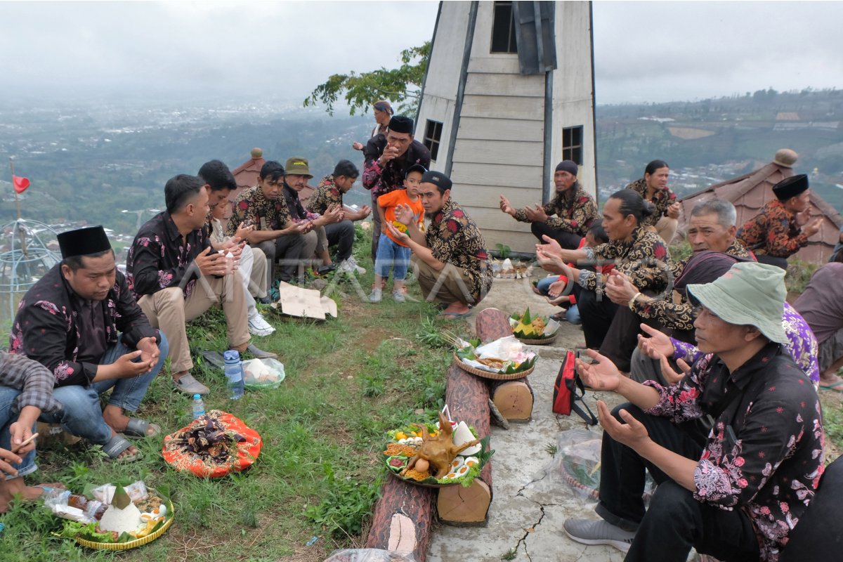 Kegiatan Tradisi Budaya Menjadi Tujuan Wisata | ANTARA Foto