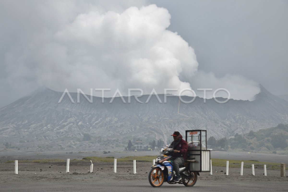 Pembatasan Wisata Kawasan Gunung Bromo Antara Foto