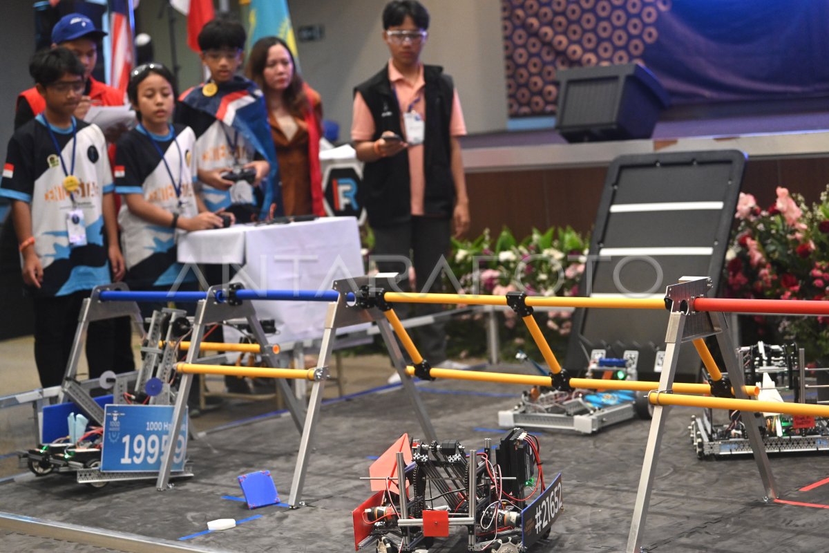 Kompetisi robotik Internasional FTC 2025 ANTARA Foto