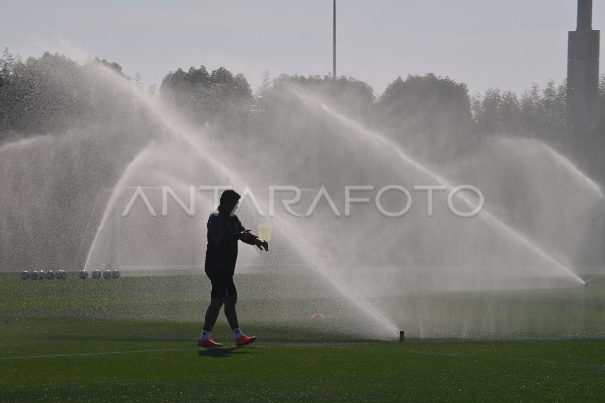 Latihan Timnas Indonesia Jelang Lawan Jepang Antara Foto Latihan Timnas Indonesia Jelang Lawan Jepang Antara Foto