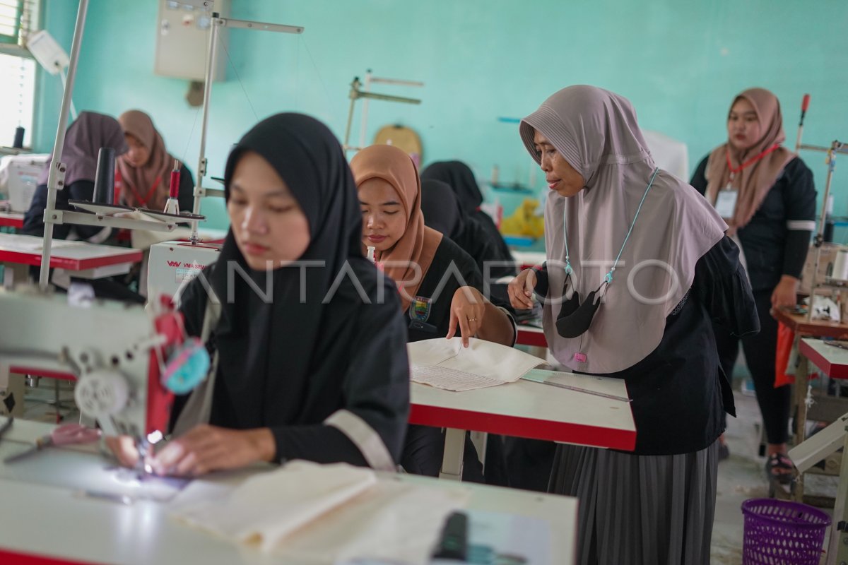 Pelatihan Dan Peningkatan Kompetensi Kerja | ANTARA Foto