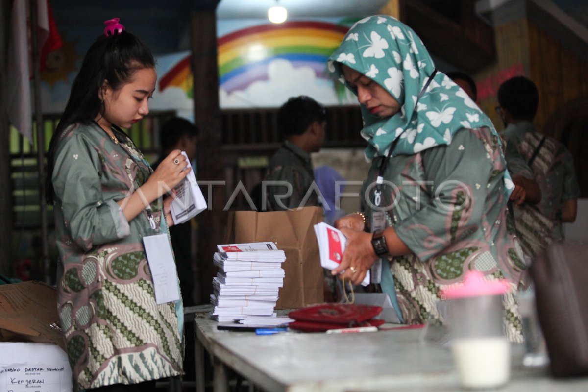 Pelaksanaan Pemilu 2024 Di Surabaya | ANTARA Foto