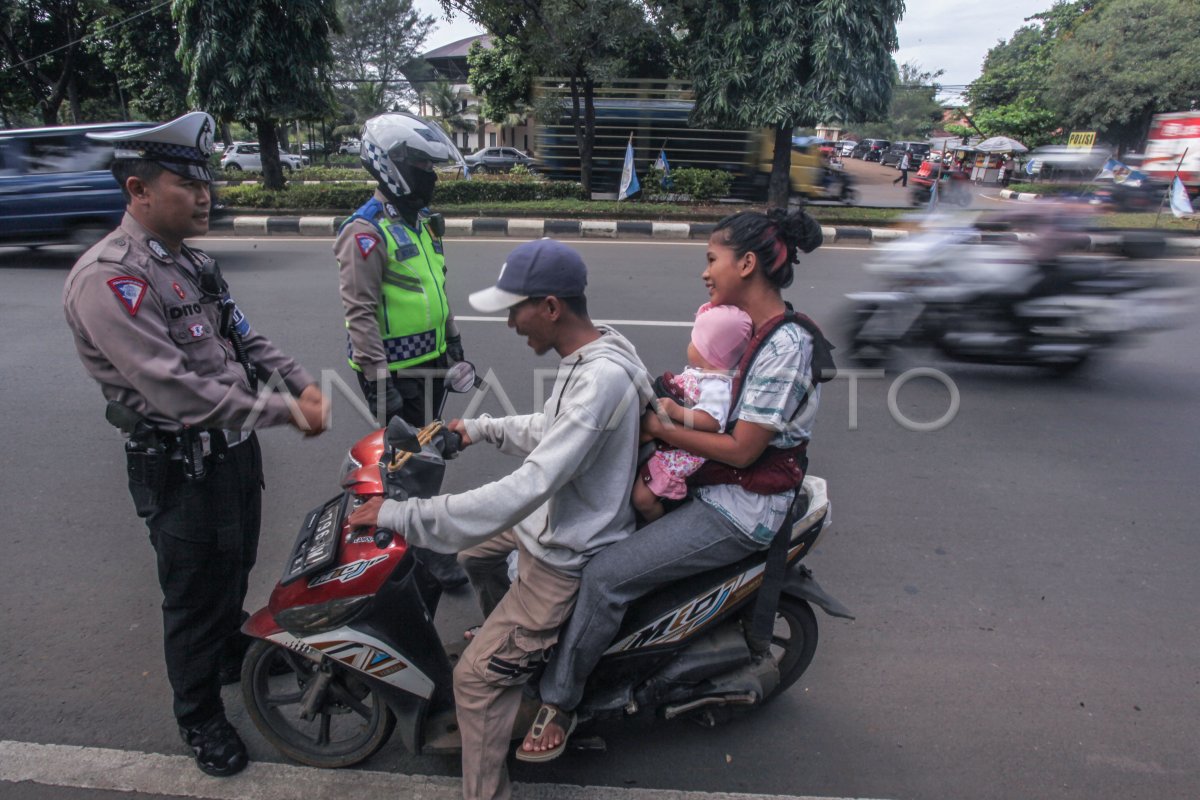 Penindakan Pelanggar Lalu Lintas | ANTARA Foto