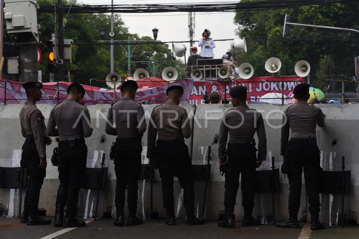 Pengamanan Gedung Kpu Jelang Pengumuman Hasil Pemilu 2024 Antara Foto 5951