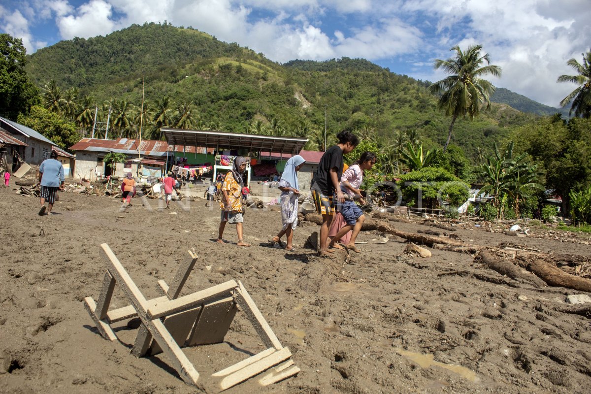 Banjir Bandang Terjang Dua Desa Di Sigi | ANTARA Foto