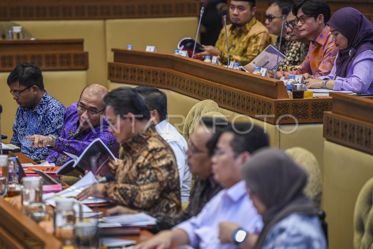 Raker Persiapan Pemilihan Kepala Daerah 2024 | ANTARA Foto