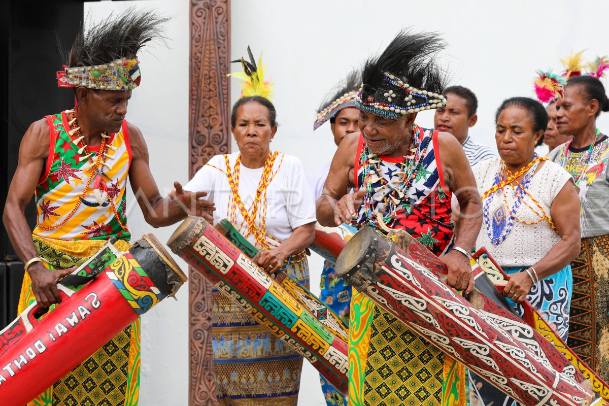 Festival musik dan tari etnik Papua di Manokwari | ANTARA Foto