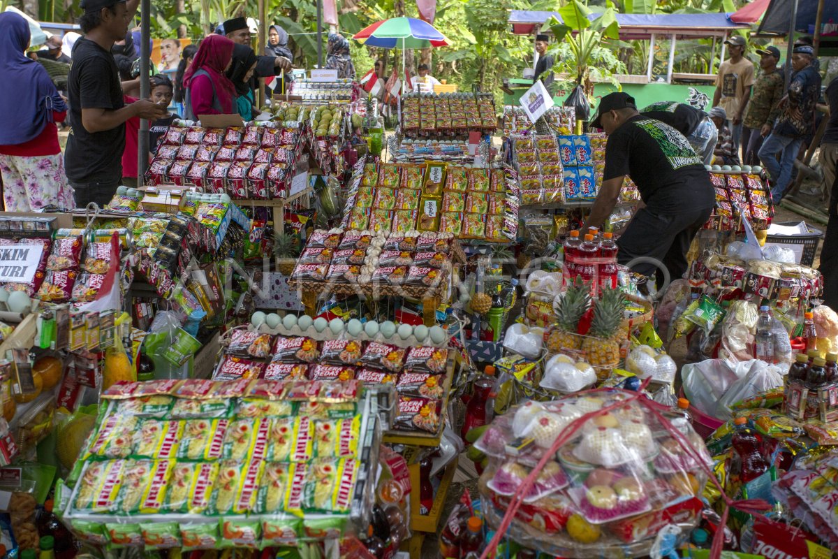 Tradisi Unjungan Leluhur Di Indramayu | ANTARA Foto