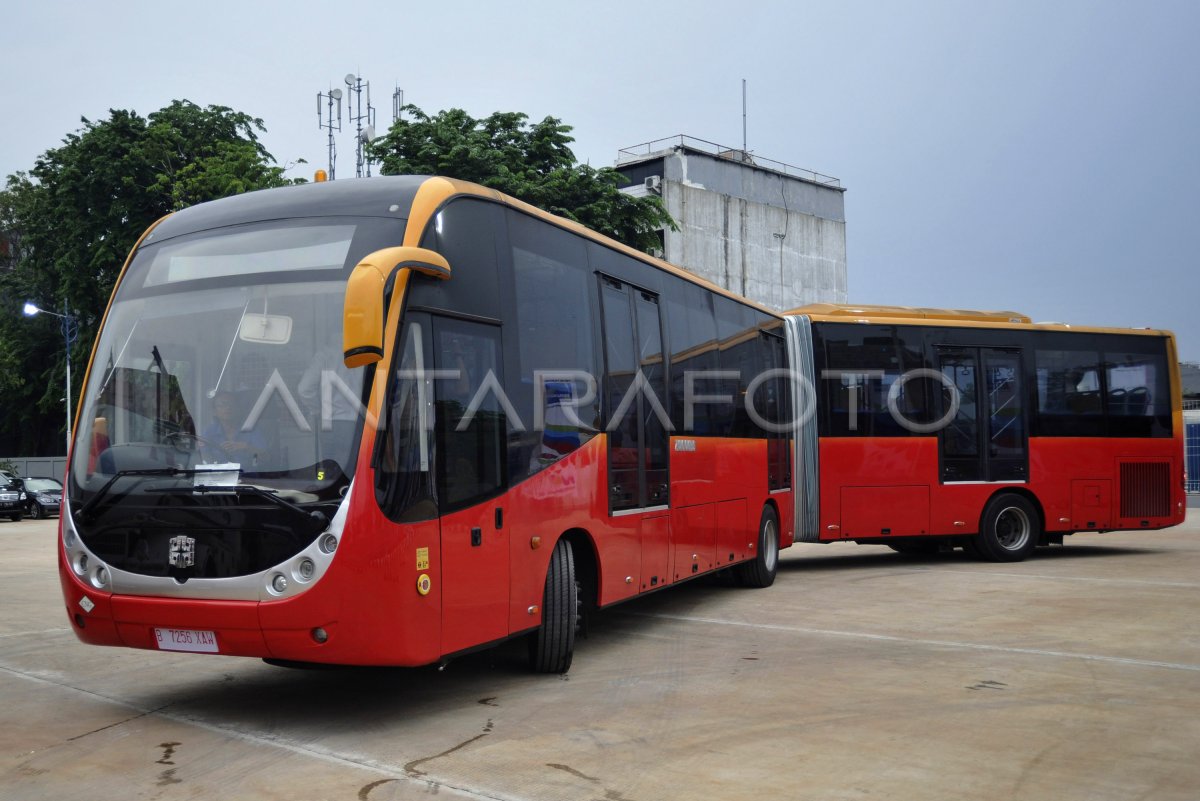 BUS BARU TRANSJAKARTA | ANTARA Foto