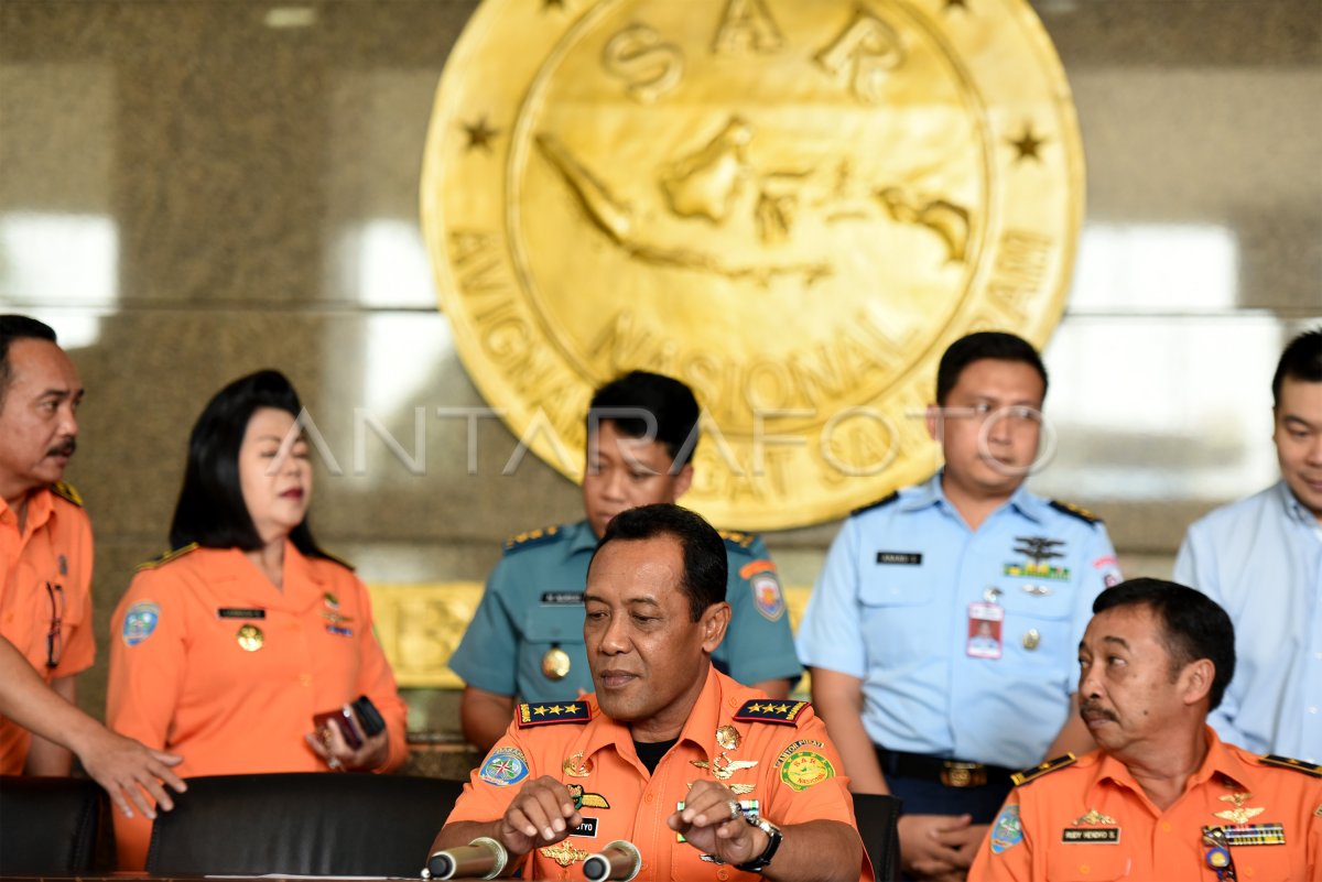 BASARNAS MASIH TERUSKAN PENCARIAN KORBAN | ANTARA Foto