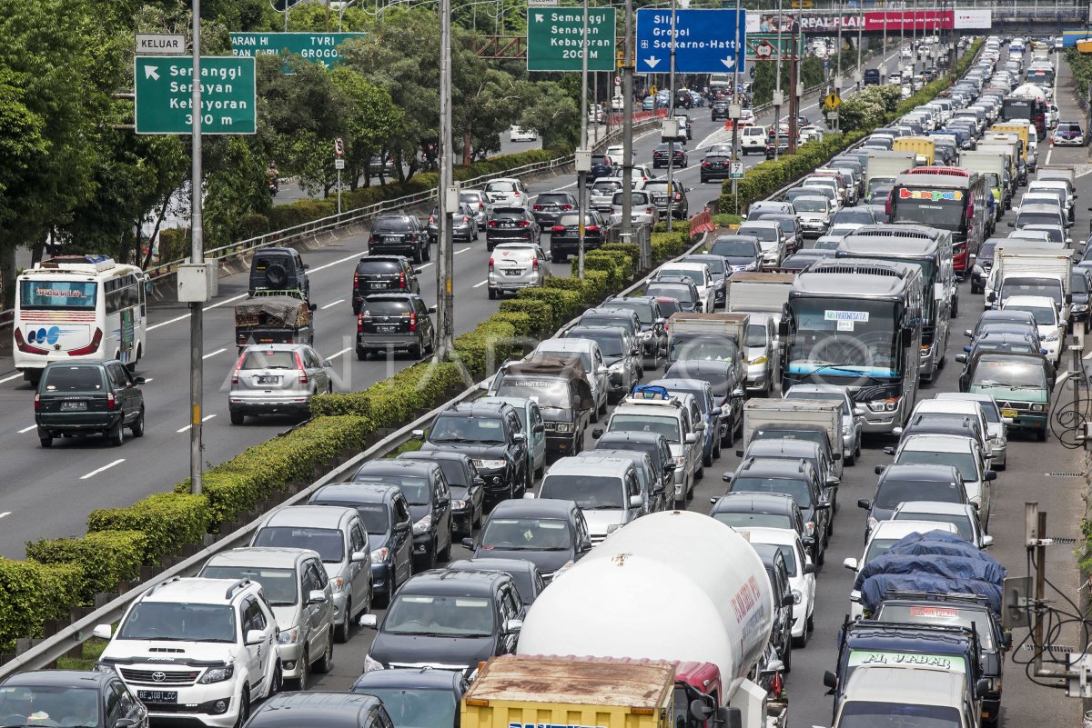 KEMACETAN TOL DALAM KOTA | ANTARA Foto