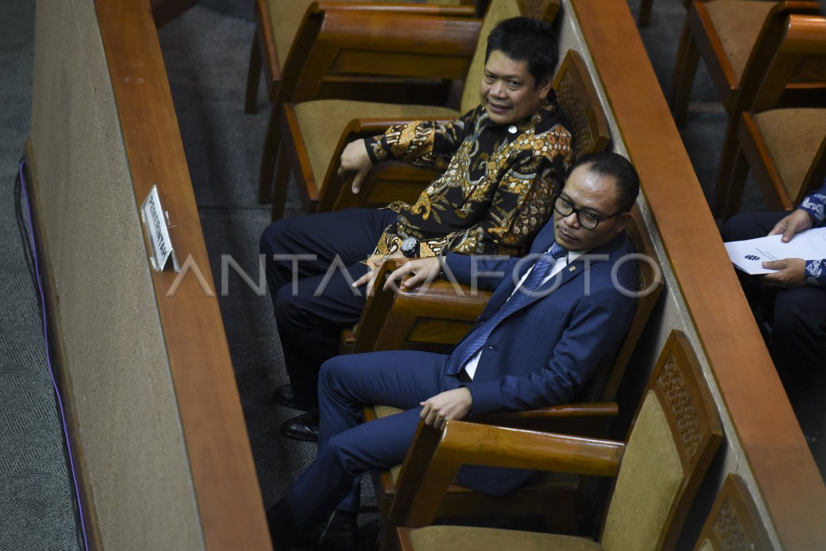 PENGESAHAN RUU KONVENSI KETENAGAKERJAAN MARITIM 2006 | ANTARA Foto