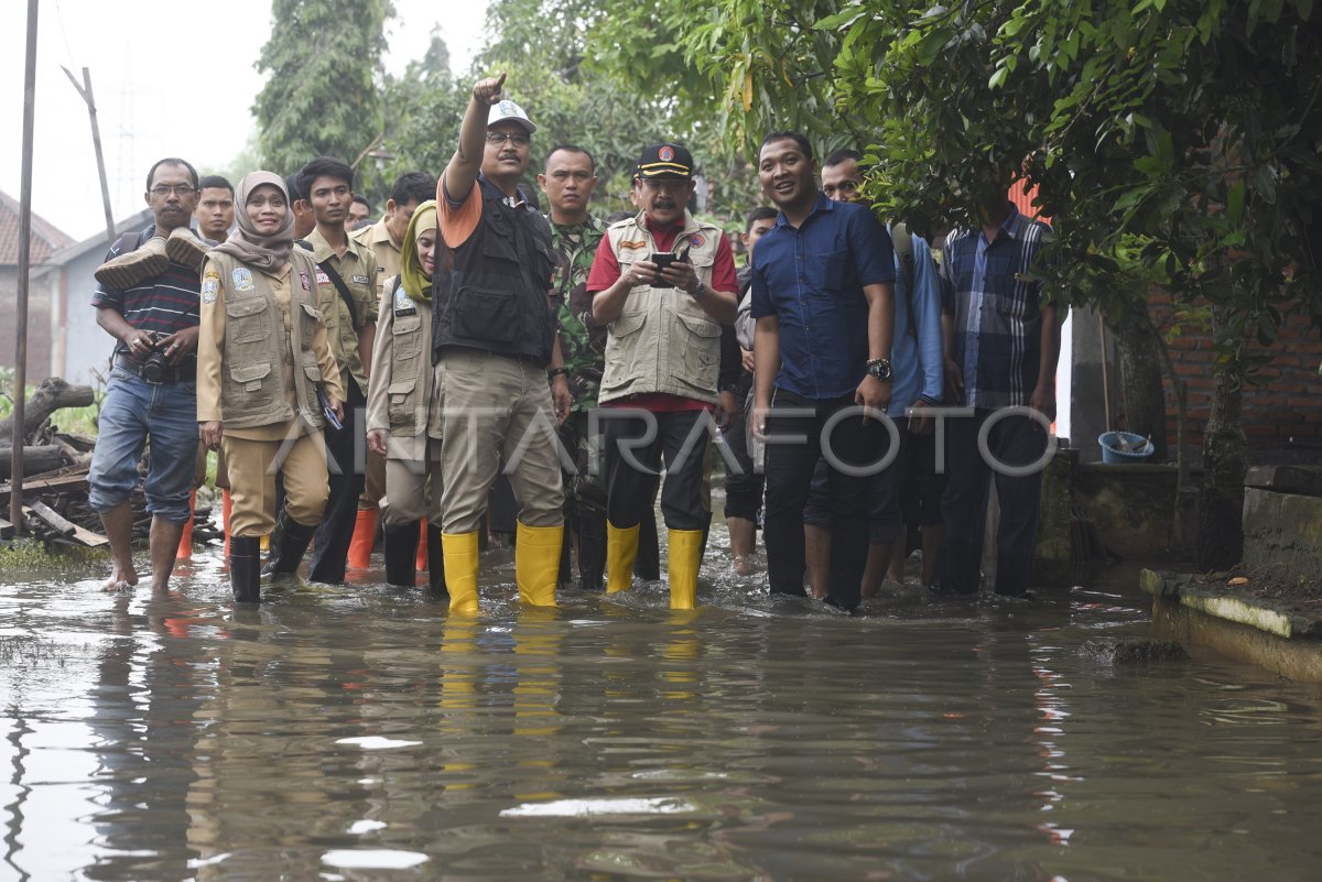 DAMPAK BANJIR PASURUAN | ANTARA Foto