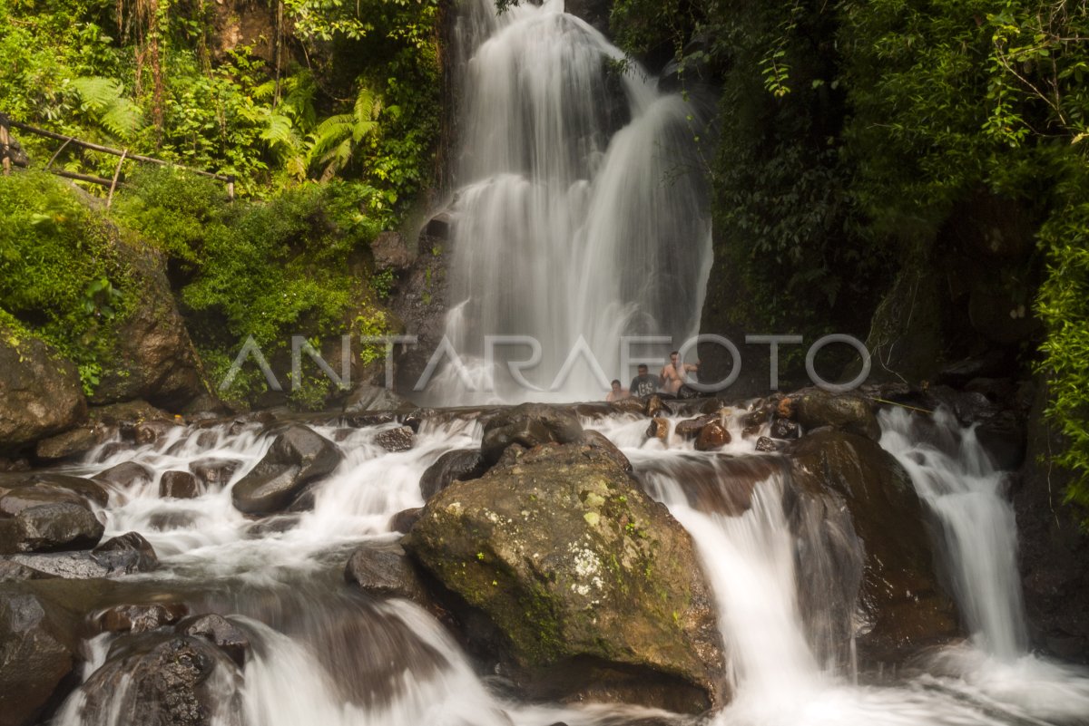 WISATA ALAM CURUG CIPAMINGKIS | ANTARA Foto