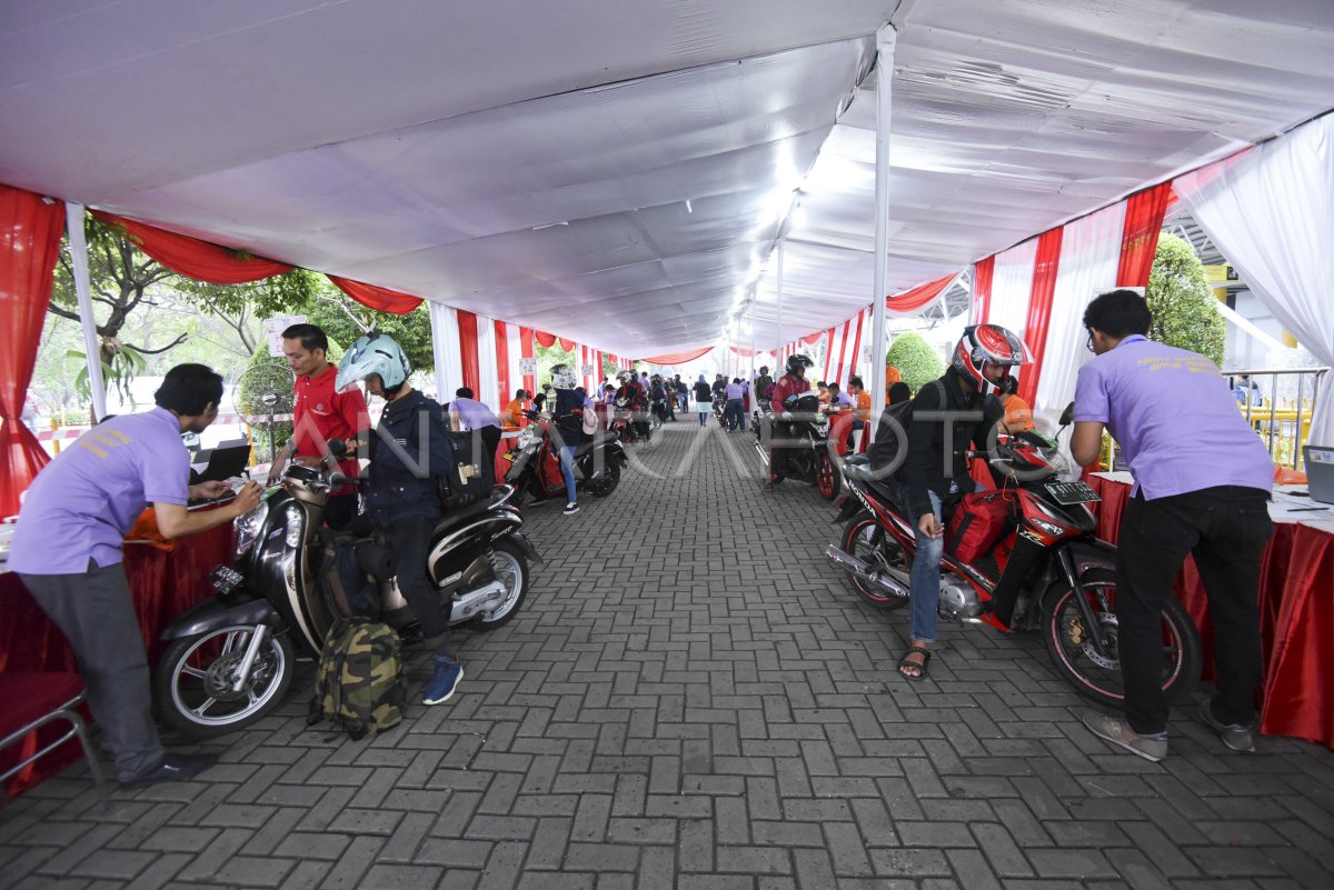 MUDIK MOTOR GRATIS | ANTARA Foto